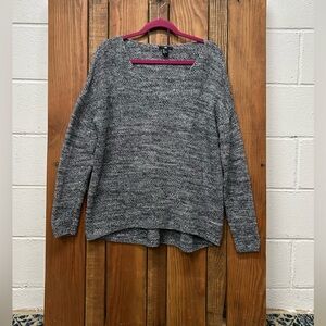 H&M size large gray knit sweater